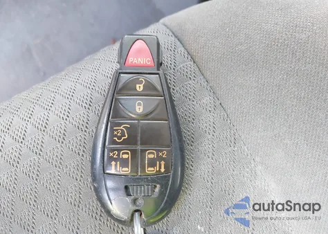 2010 Chrysler Town & Country Touring z USA, uszkodzony, nr VIN 2A4RR5D16AR229068